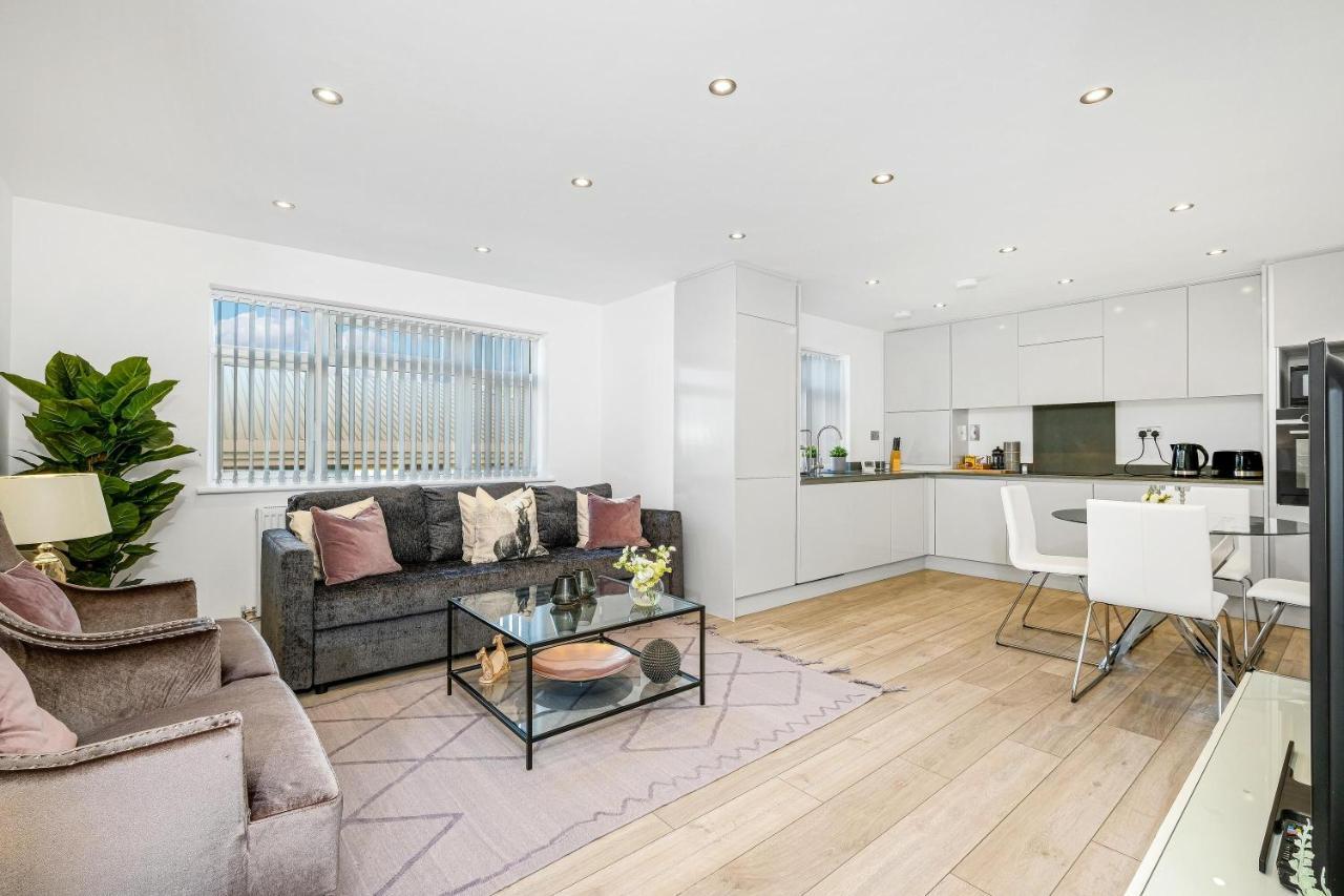 St Martins 2 Bedroom Apartments In Ruislip By 360 Stays Exteriér fotografie