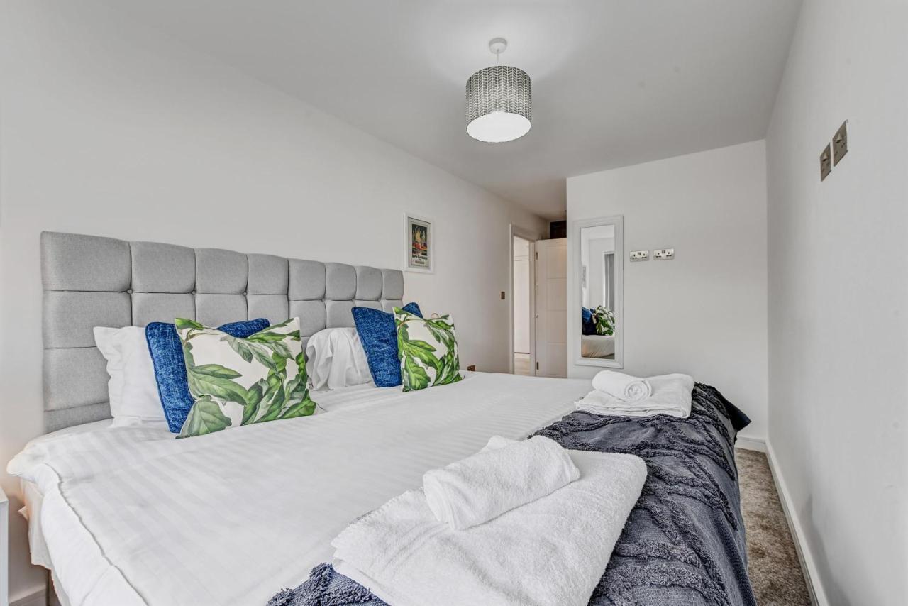St Martins 2 Bedroom Apartments In Ruislip By 360 Stays Exteriér fotografie