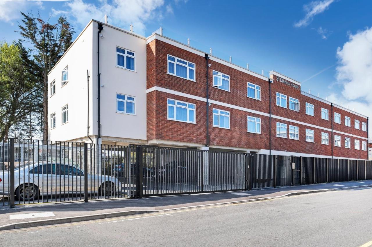 St Martins 2 Bedroom Apartments In Ruislip By 360 Stays Exteriér fotografie